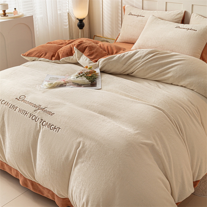 91家纺网 家纺一手货源 找家纺 梦幻之城 2025新款牛奶绒刺绣四件套-安克斯绒C款 安克斯绒-奶芋色+亚麻驼