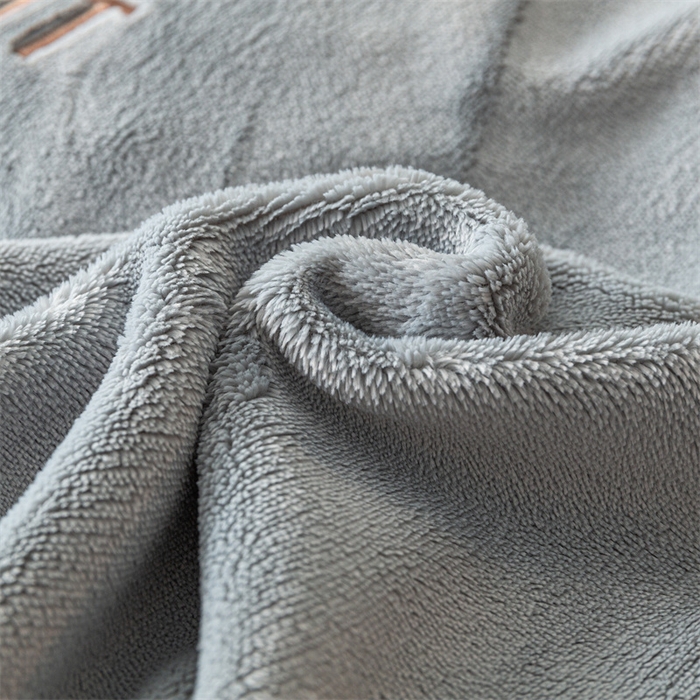 91家纺网 家纺一手货源 找家纺 梦幻之城 2025新款牛奶绒刺绣四件套-安克斯绒C款 安克斯绒-星辰灰+香槟色