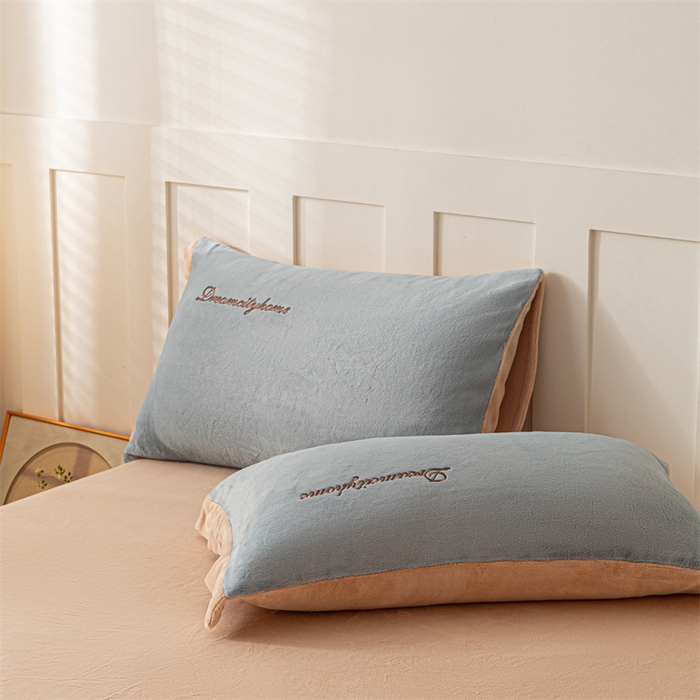 91家纺网 家纺一手货源 找家纺 梦幻之城 2025新款牛奶绒刺绣四件套-安克斯绒C款 安克斯绒-星辰灰+香槟色