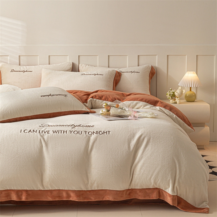 91家纺网 家纺一手货源 找家纺 梦幻之城 2025新款牛奶绒刺绣四件套-安克斯绒C款 安克斯绒-奶芋色+亚麻驼