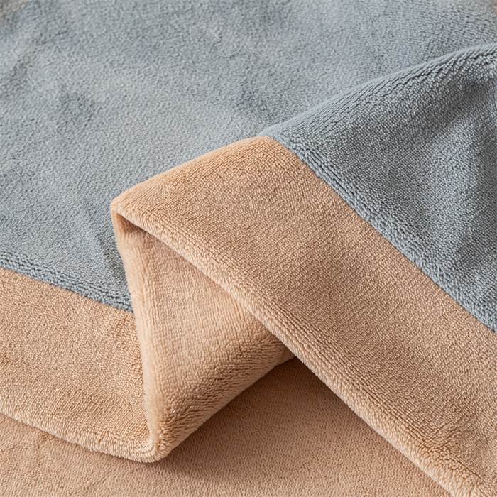 91家纺网 家纺一手货源 找家纺 梦幻之城 2025新款牛奶绒刺绣四件套-安克斯绒C款 安克斯绒-星辰灰+香槟色