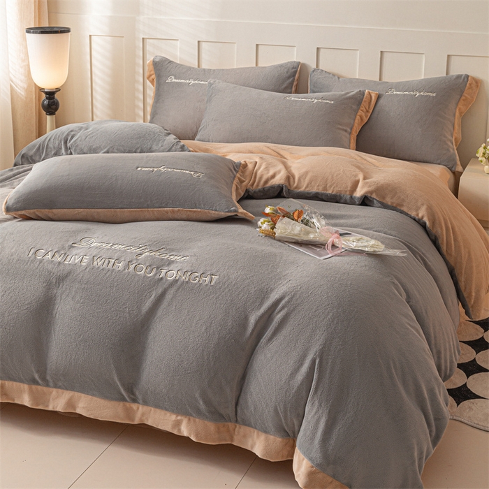 91家纺网 家纺一手货源 找家纺 梦幻之城 2025新款牛奶绒刺绣四件套-安克斯绒C款 安克斯绒-经典灰+香槟色