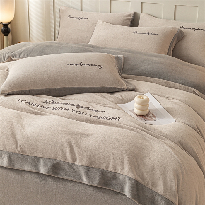 91家纺网 家纺一手货源 找家纺 梦幻之城 2025新款牛奶绒刺绣四件套-安克斯绒C款 安克斯绒-香草灰+经典灰