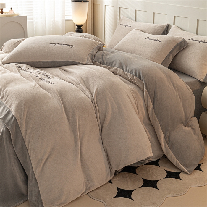 91家纺网 家纺一手货源 找家纺 梦幻之城 2025新款牛奶绒刺绣四件套-安克斯绒C款 安克斯绒-香草灰+经典灰