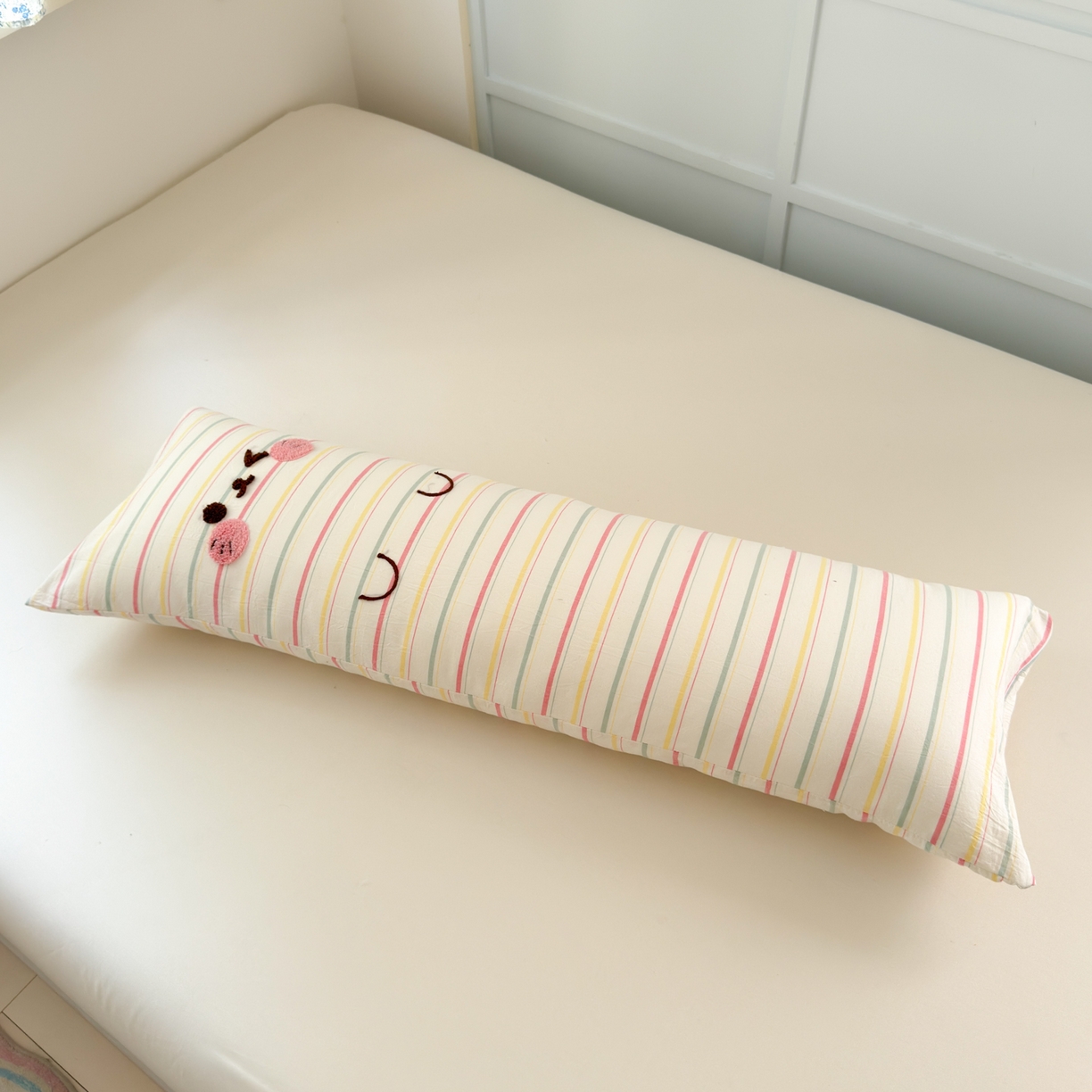 91家纺网 家纺一手货源 找家纺 （总）丽涵家纺 2025新款可爱抱抱喵抱枕侧睡抱枕夹腿靠枕