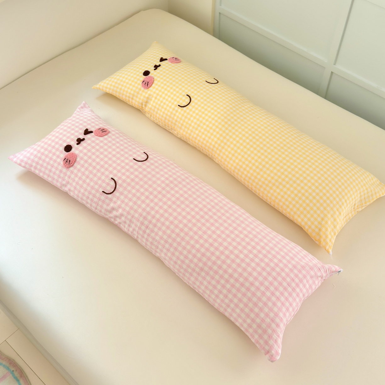 91家纺网 家纺一手货源 找家纺 （总）丽涵家纺 2025新款可爱抱抱喵抱枕侧睡抱枕夹腿靠枕