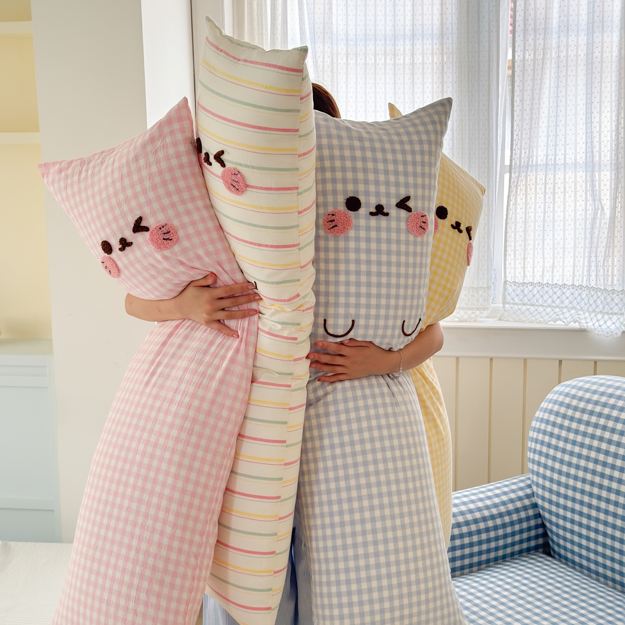 91家纺网 家纺一手货源 找家纺 （总）丽涵家纺 2025新款可爱抱抱喵抱枕侧睡抱枕夹腿靠枕