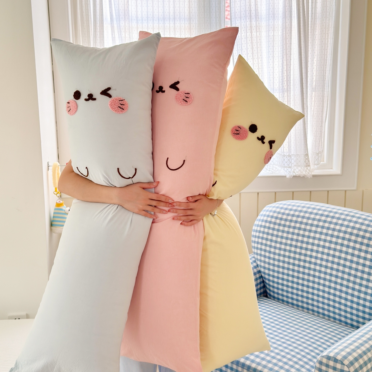 91家纺网 家纺一手货源 找家纺 （总）丽涵家纺 2025新款可爱抱抱喵抱枕侧睡抱枕夹腿靠枕