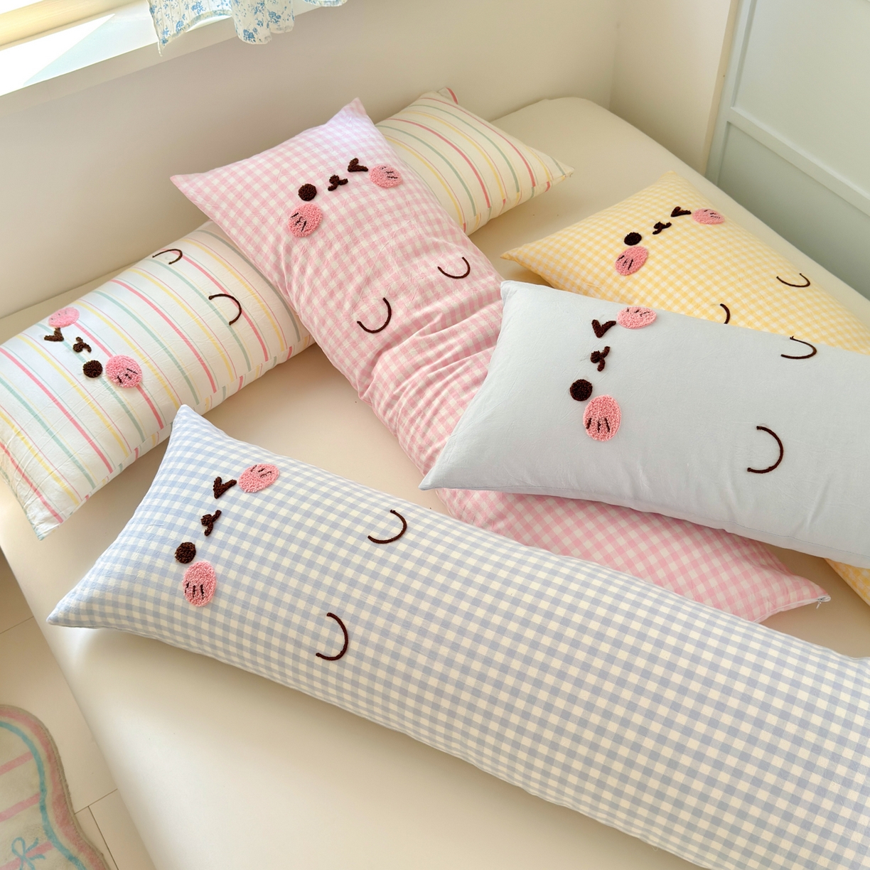 91家纺网 家纺一手货源 找家纺 丽涵家纺 2025新款可爱抱抱喵抱枕侧睡抱枕夹腿靠枕 抱抱喵-蓝格