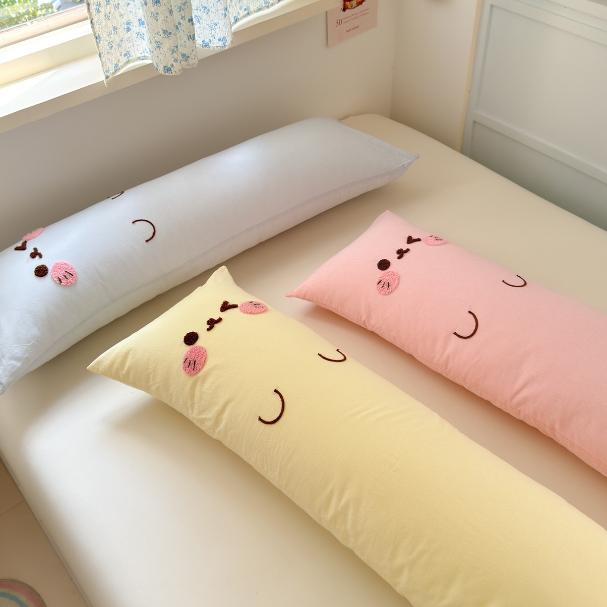 91家纺网 家纺一手货源 找家纺 丽涵家纺 2025新款可爱抱抱喵抱枕侧睡抱枕夹腿靠枕 抱抱喵-蜜桃粉