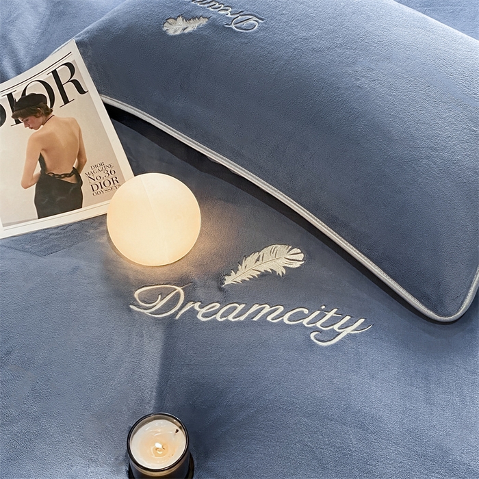 91家纺网 家纺一手货源 找家纺 （总）梦幻之城 2025新款牛奶绒刺绣款四件套-寐羽A款