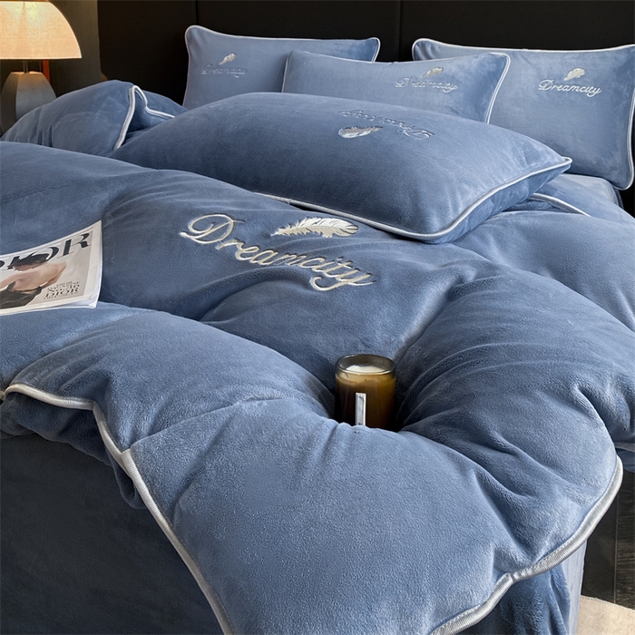 91家纺网 家纺一手货源 找家纺 （总）梦幻之城 2025新款牛奶绒刺绣款四件套-寐羽A款