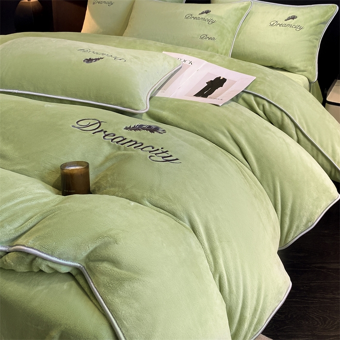 91家纺网 家纺一手货源 找家纺 （总）梦幻之城 2025新款牛奶绒刺绣款四件套-寐羽A款