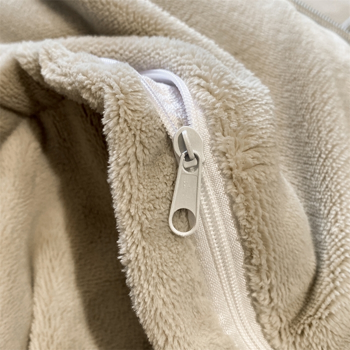 91家纺网 家纺一手货源 找家纺 梦幻之城 2025新款牛奶绒刺绣款四件套-寐羽A款 寐羽-香草灰