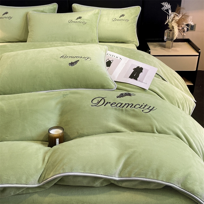 91家纺网 家纺一手货源 找家纺 梦幻之城 2025新款牛奶绒刺绣款四件套-寐羽A款 寐羽-月白绿