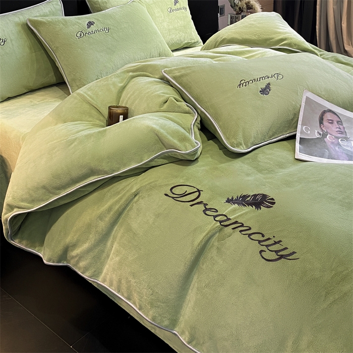 91家纺网 家纺一手货源 找家纺 梦幻之城 2025新款牛奶绒刺绣款四件套-寐羽A款 寐羽-月白绿