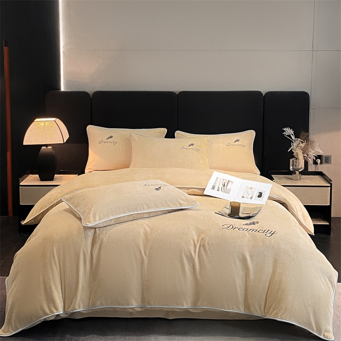 91家纺网 家纺一手货源 找家纺 梦幻之城 2025新款牛奶绒刺绣款四件套-寐羽A款 寐羽-香槟色