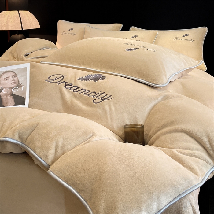 91家纺网 家纺一手货源 找家纺 梦幻之城 2025新款牛奶绒刺绣款四件套-寐羽A款 寐羽-香槟色