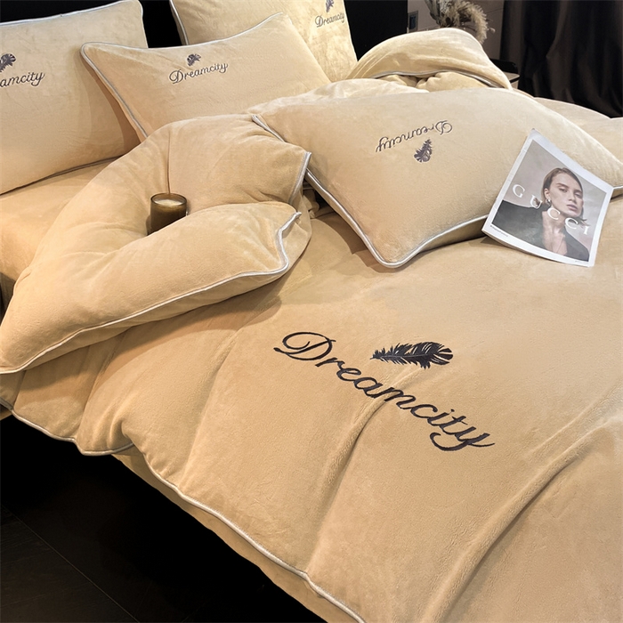 91家纺网 家纺一手货源 找家纺 梦幻之城 2025新款牛奶绒刺绣款四件套-寐羽A款 寐羽-香槟色