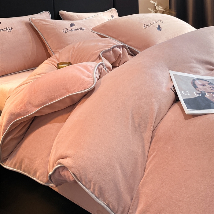 91家纺网 家纺一手货源 找家纺 梦幻之城 2025新款牛奶绒刺绣款四件套-寐羽A款 寐羽-可可粉