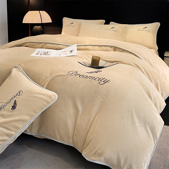 91家纺网 家纺一手货源 找家纺 梦幻之城 2025新款牛奶绒刺绣款四件套-寐羽A款 寐羽-香槟色