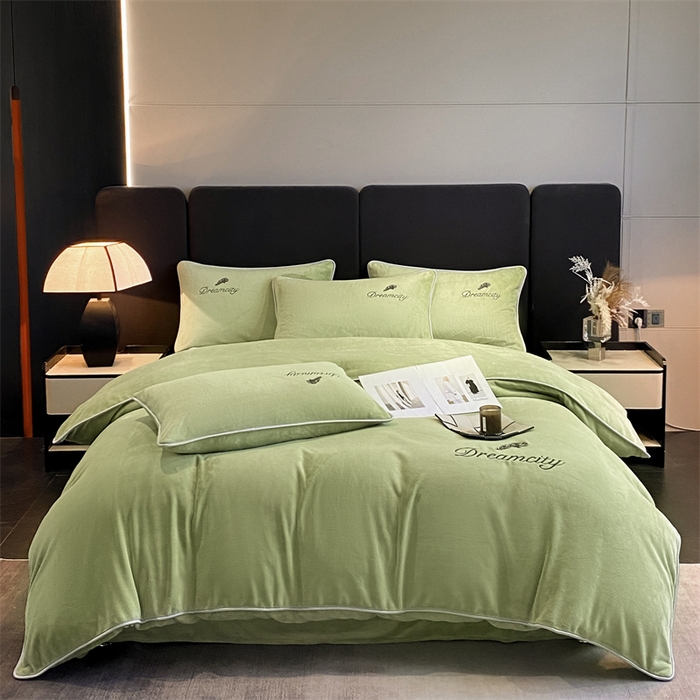 91家纺网 家纺一手货源 找家纺 梦幻之城 2025新款牛奶绒刺绣款四件套-寐羽A款 寐羽-月白绿