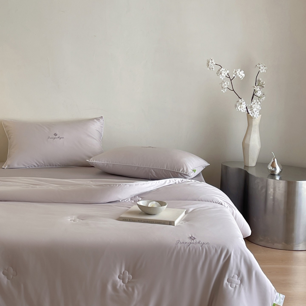 91家纺网 家纺一手货源 找家纺 茧羽世家 2025新款植物羊绒温感被子被芯 月白灰