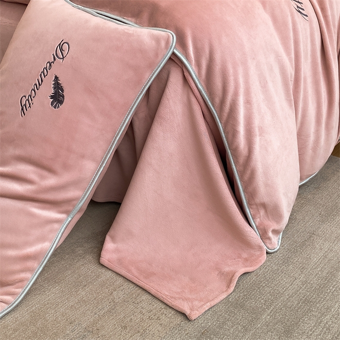 91家纺网 家纺一手货源 找家纺 梦幻之城 2025新款牛奶绒刺绣款四件套-寐羽B款 寐羽-可可粉