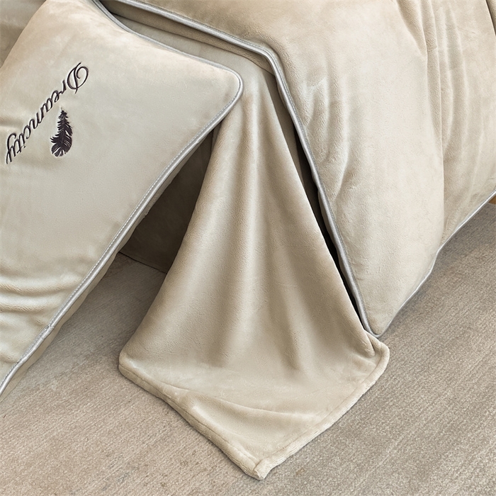 91家纺网 家纺一手货源 找家纺 梦幻之城 2025新款牛奶绒刺绣款四件套-寐羽B款 寐羽-香草灰