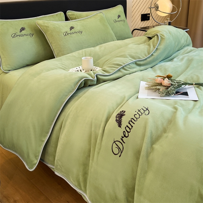 91家纺网 家纺一手货源 找家纺 梦幻之城 2025新款牛奶绒刺绣款四件套-寐羽B款 寐羽-月白绿