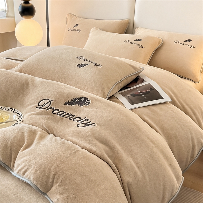 91家纺网 家纺一手货源 找家纺 （总）梦幻之城 2025新款牛奶绒刺绣款四件套-寐羽C款