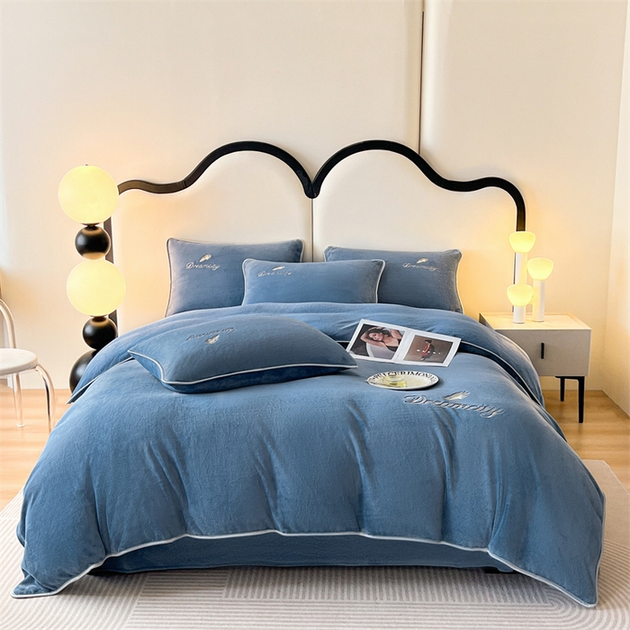 91家纺网 家纺一手货源 找家纺 （总）梦幻之城 2025新款牛奶绒刺绣款四件套-寐羽C款