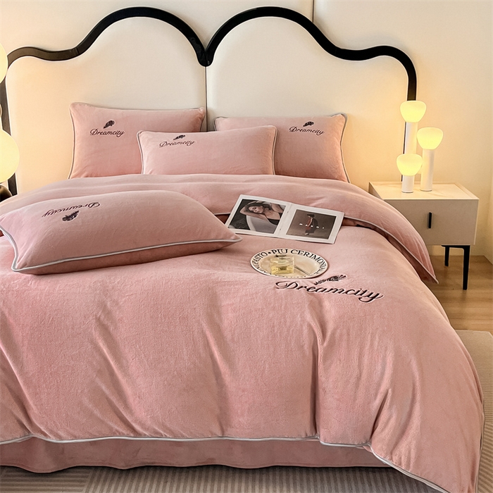 91家纺网 家纺一手货源 找家纺 梦幻之城 2025新款牛奶绒刺绣款四件套-寐羽C款 寐羽-可可粉