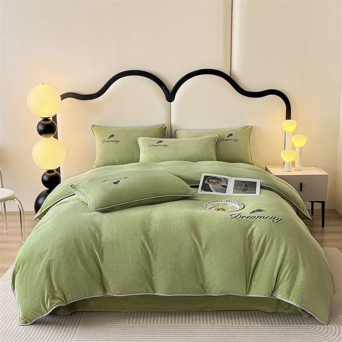 91家纺网 家纺一手货源 找家纺 梦幻之城 2025新款牛奶绒刺绣款四件套-寐羽C款 寐羽-月白绿