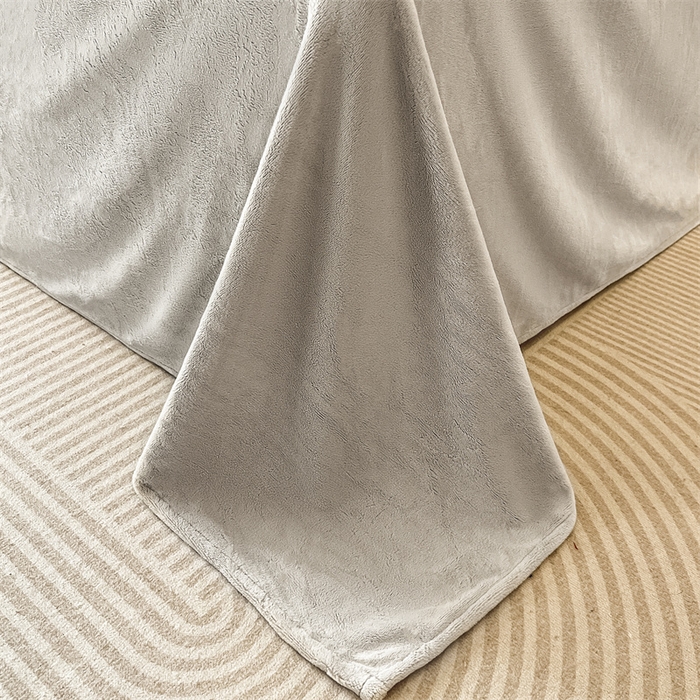 91家纺网 家纺一手货源 找家纺 梦幻之城 2025新款牛奶绒刺绣款四件套-寐羽C款 寐羽-香草灰