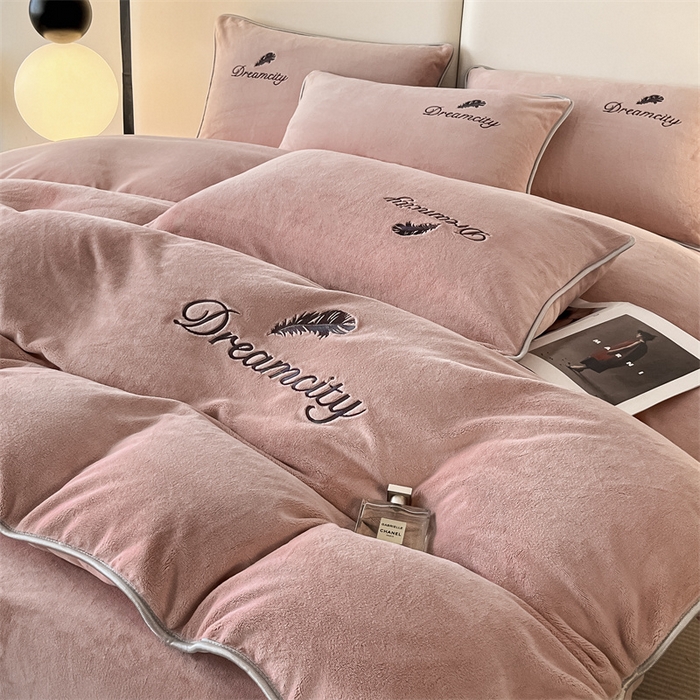 91家纺网 家纺一手货源 找家纺 梦幻之城 2025新款牛奶绒刺绣款四件套-寐羽C款 寐羽-可可粉