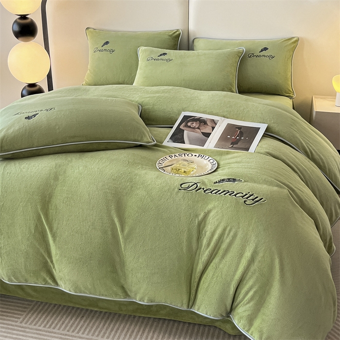 91家纺网 家纺一手货源 找家纺 梦幻之城 2025新款牛奶绒刺绣款四件套-寐羽C款 寐羽-月白绿