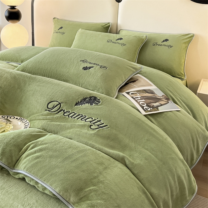 91家纺网 家纺一手货源 找家纺 梦幻之城 2025新款牛奶绒刺绣款四件套-寐羽C款 寐羽-月白绿