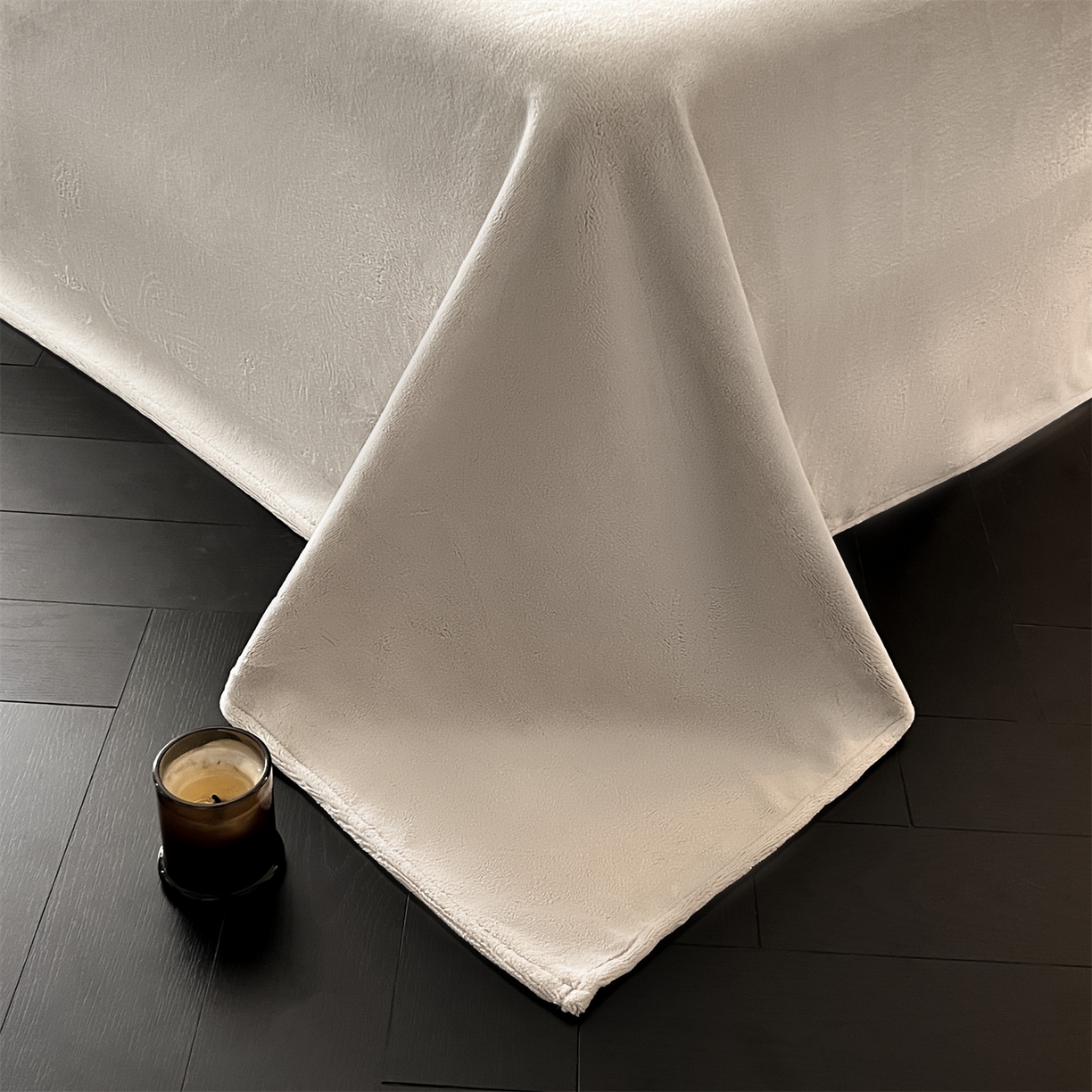 91家纺网 家纺一手货源 找家纺 梦幻之城 2025新款雕花牛奶绒系列四件套-丽娜 丽娜-香草灰