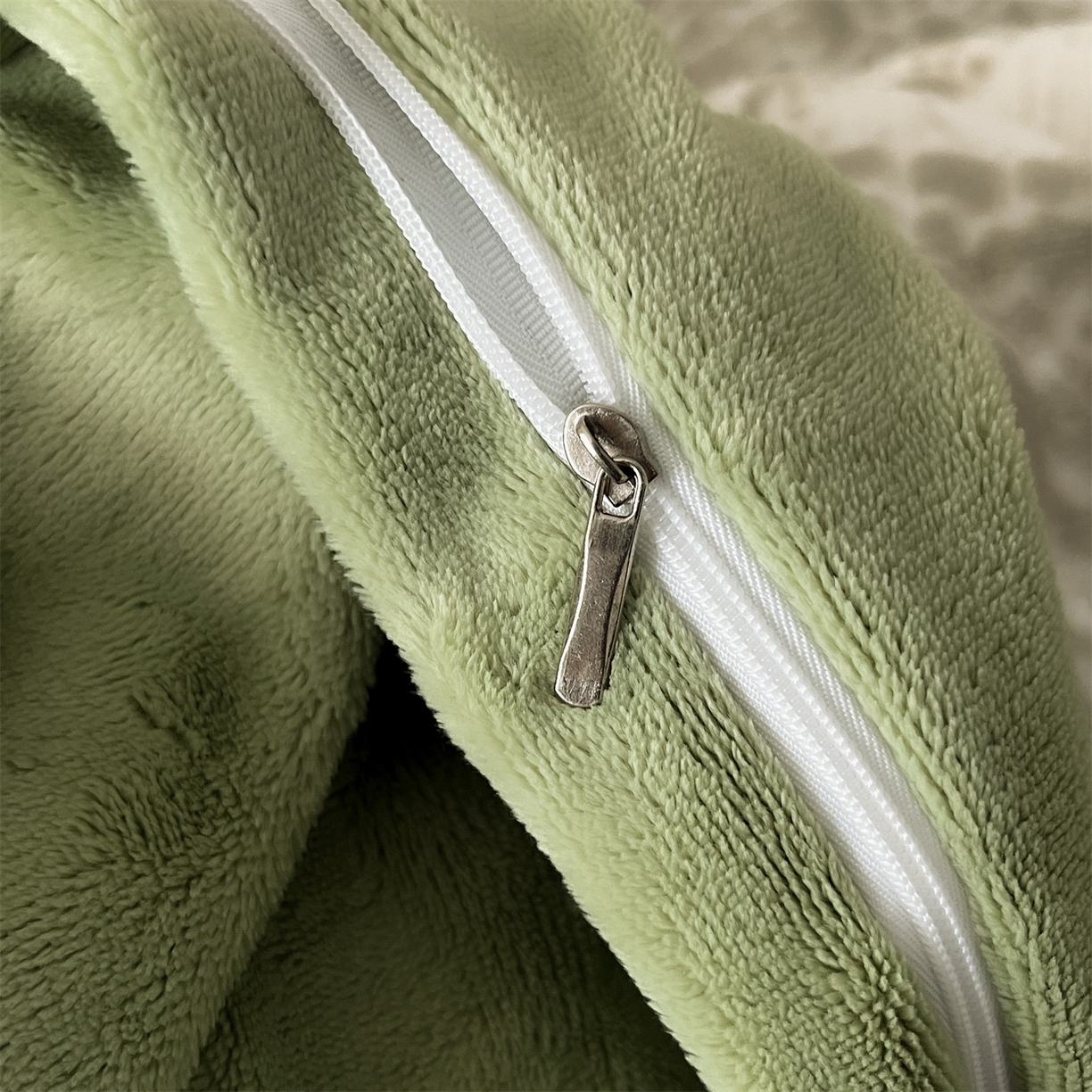 91家纺网 家纺一手货源 找家纺 梦幻之城 2025新款雕花牛奶绒系列四件套-丽娜 丽娜-月白绿