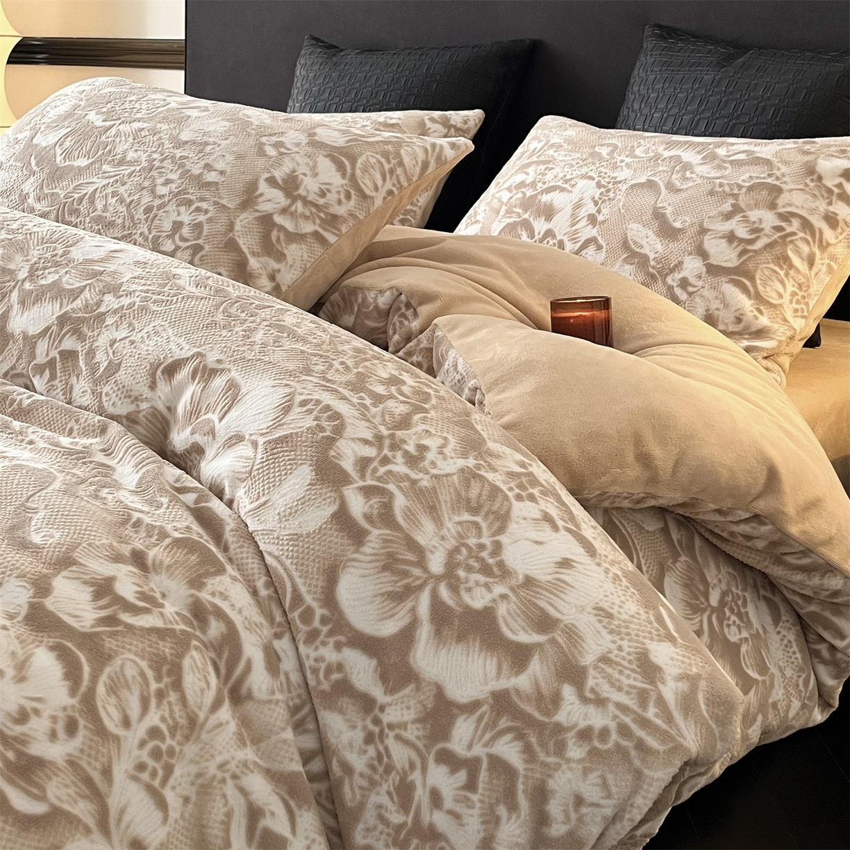 梦幻之城 2025新款雕花牛奶绒系列四件套-丽娜 丽娜-香槟色