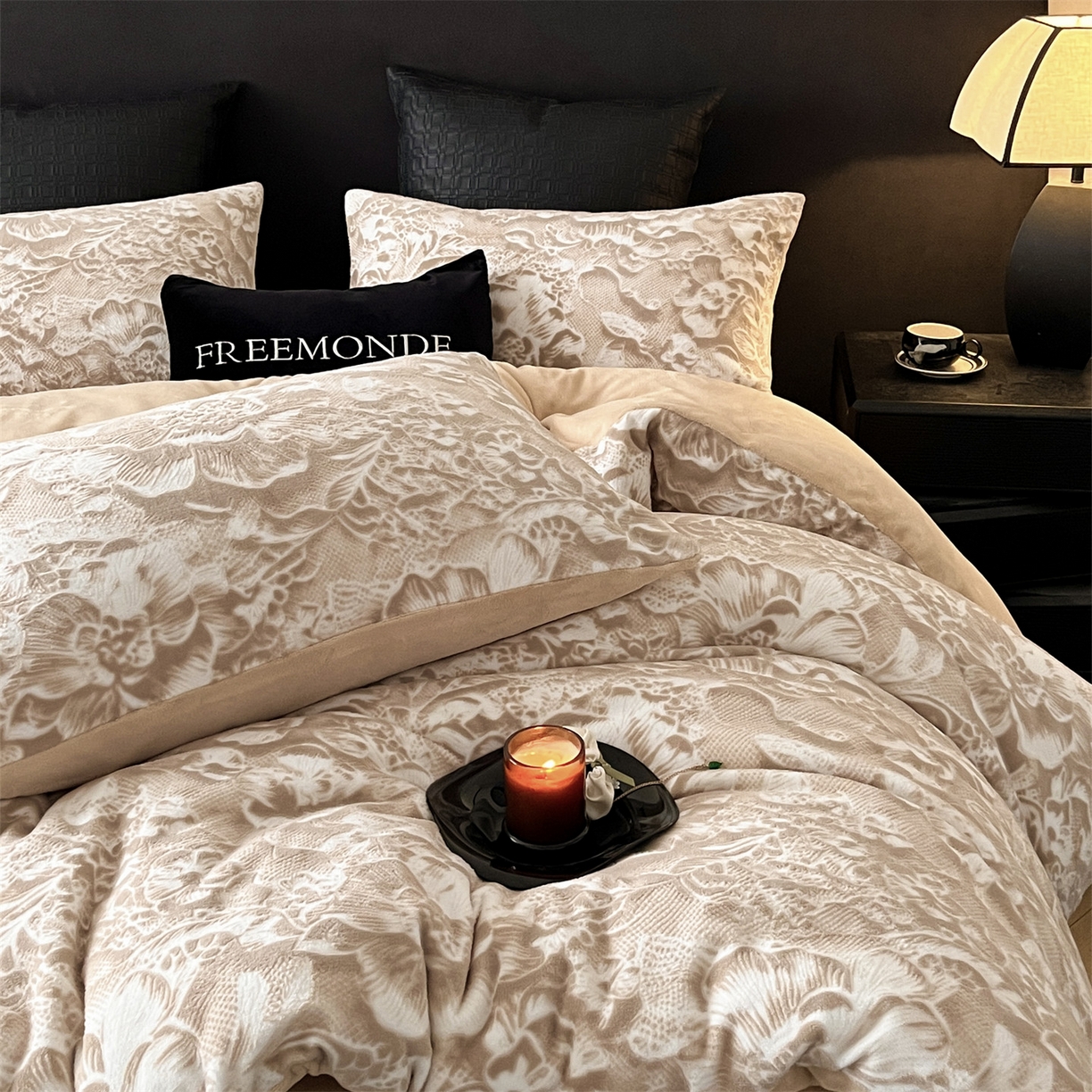 91家纺网 家纺一手货源 找家纺 梦幻之城 2025新款雕花牛奶绒系列四件套-丽娜 丽娜-香槟色