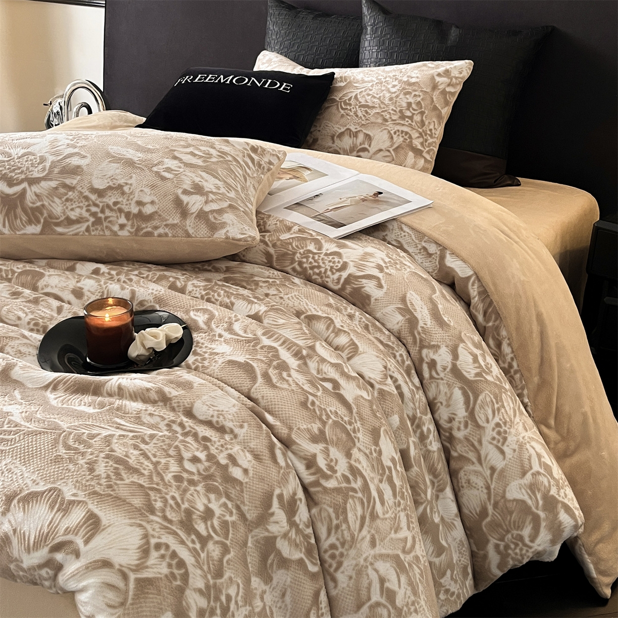 91家纺网 家纺一手货源 找家纺 梦幻之城 2025新款雕花牛奶绒系列四件套-丽娜 丽娜-香槟色