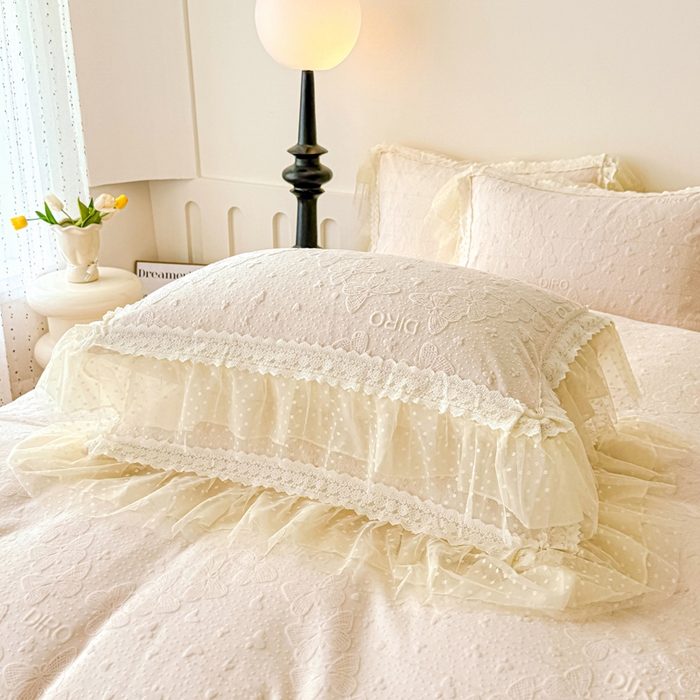 91家纺网 家纺一手货源 找家纺 锦格家纺 2025新款A类高克重雕花牛奶绒花边四件套 蝶漫-奶白