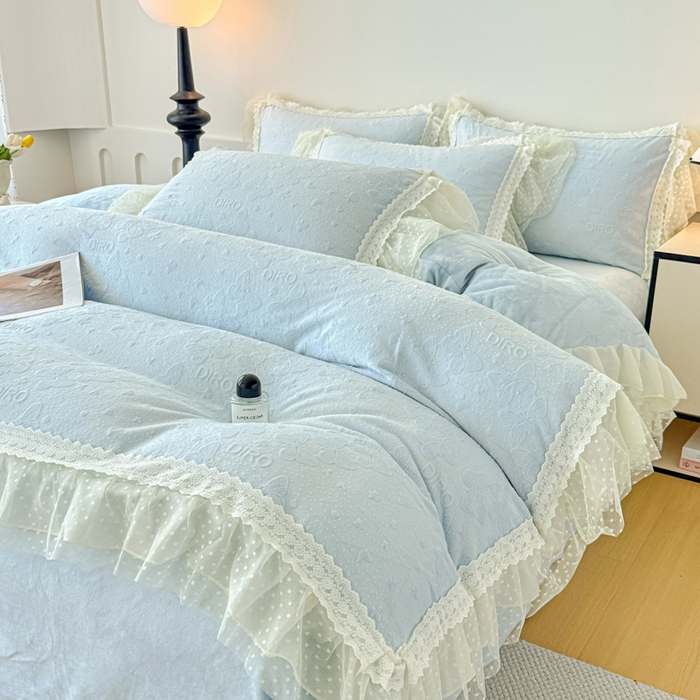 锦格家纺 2025新款A类高克重雕花牛奶绒花边四件套 蝶漫-天蓝