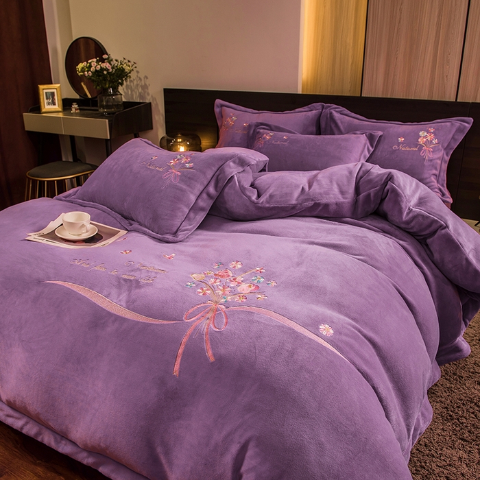 91家纺网 家纺一手货源 找家纺 绒博士 2025新款220g高克重博士绒秋冬保暖四件套--倾城之恋 倾城之恋   香芋紫