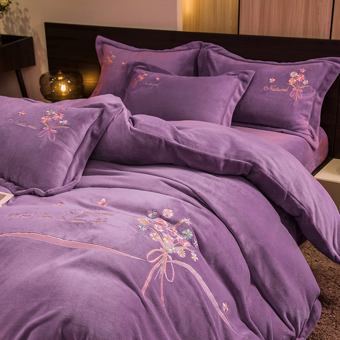 91家纺网 家纺一手货源 找家纺 绒博士 2025新款220g高克重博士绒秋冬保暖四件套--倾城之恋 倾城之恋   香芋紫