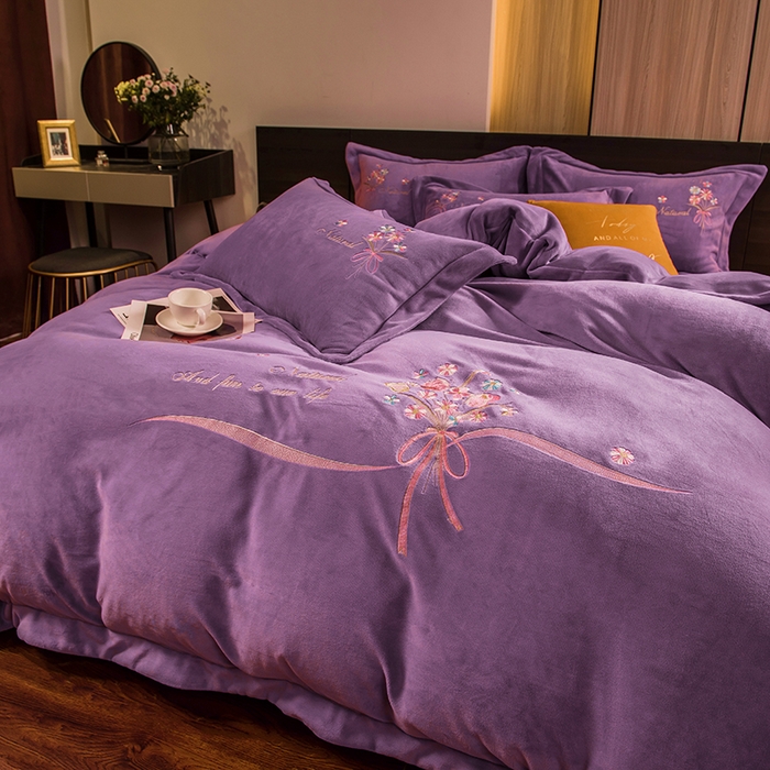 91家纺网 家纺一手货源 找家纺 绒博士 2025新款220g高克重博士绒秋冬保暖四件套--倾城之恋 倾城之恋   香芋紫