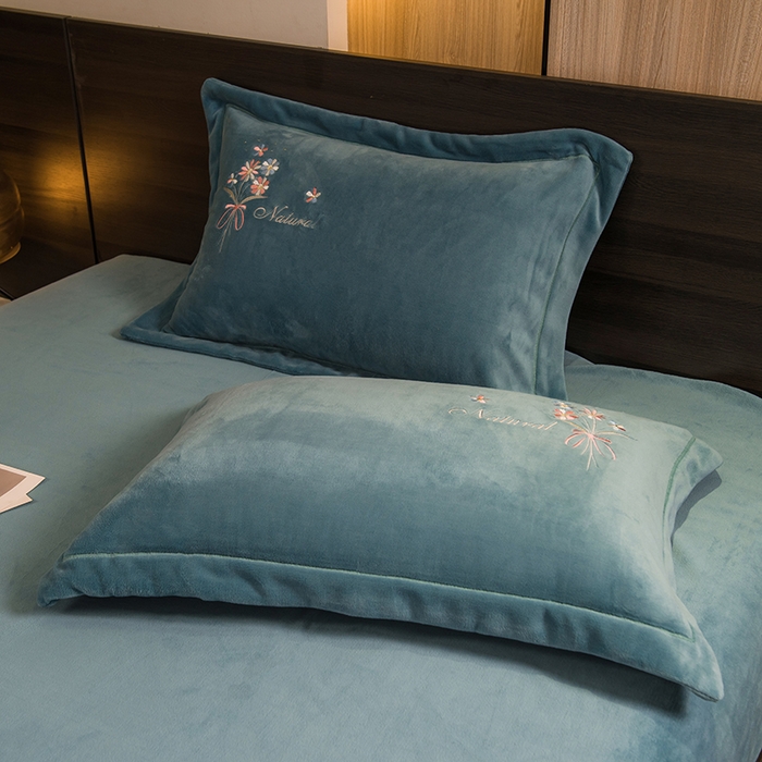 91家纺网 家纺一手货源 找家纺 绒博士 2025新款220g高克重博士绒秋冬保暖四件套--倾城之恋 倾城之恋-青兰绿