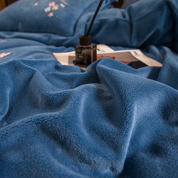 91家纺网 家纺一手货源 找家纺 绒博士 2025新款220g高克重博士绒秋冬保暖四件套--倾城之恋 倾城之恋   幽兰